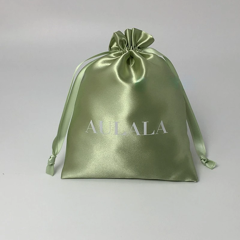 Satynowe woreczki na biżuterię – Luxury Skincare Packaging recenzja i cena